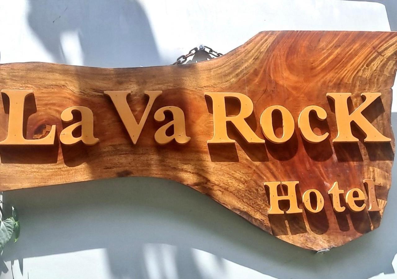 Lava Rock Viet Nam Lodge Anhfly Resort Nam Cat Tien Exterior foto