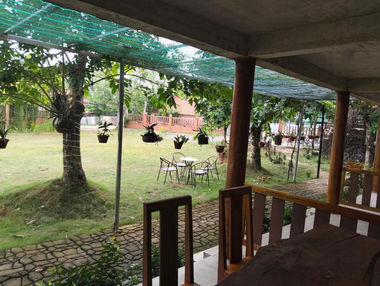 Lava Rock Viet Nam Lodge Anhfly Resort Nam Cat Tien Exterior foto