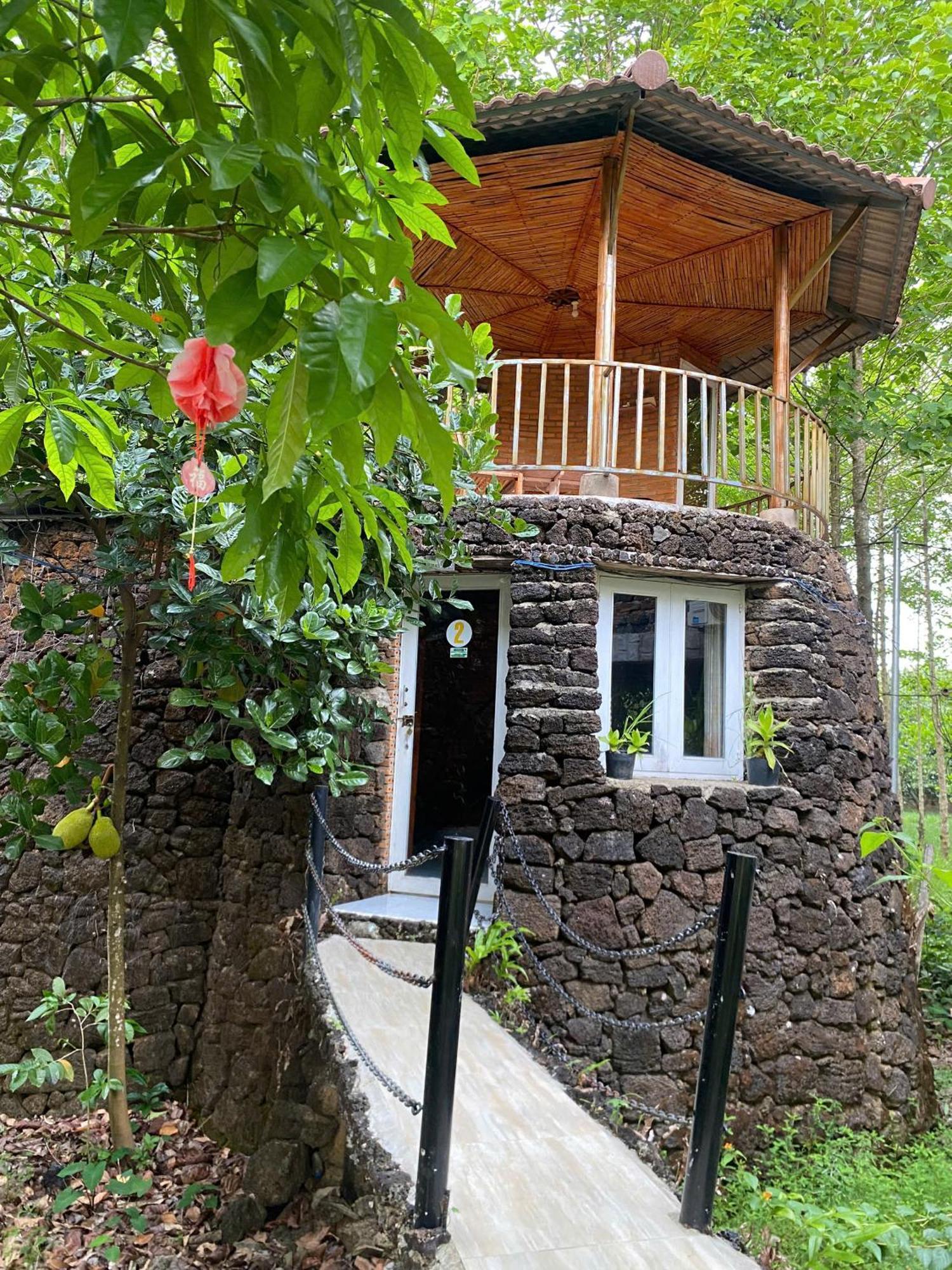 Lava Rock Viet Nam Lodge Anhfly Resort Nam Cat Tien Exterior foto